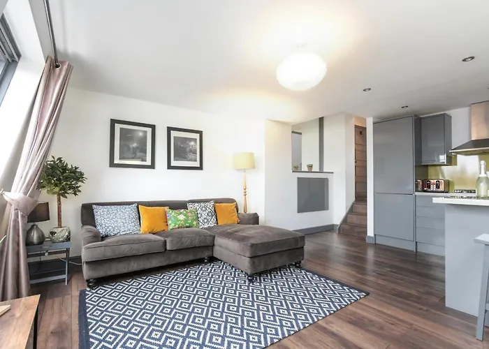 The Penthouses, 8 Albion Mews
