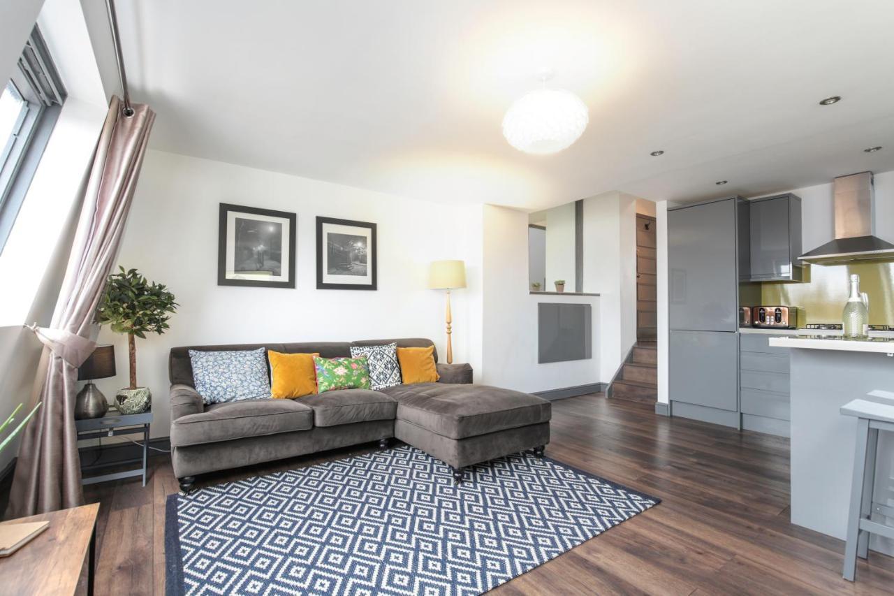 The Penthouses, 8 Albion Mews *